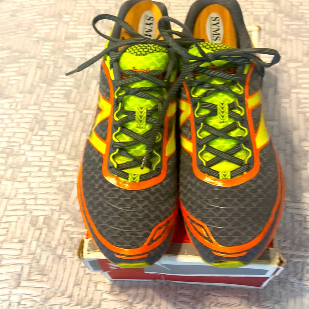 Mens Size 11 1/2 New Balance Sneakers